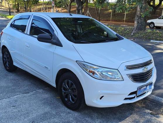 CHEVROLET ONIX 1.0 MPFI LT 8V FLEX 4P MANUAL CHEVROLET ONIX 1.0 MPFI LT 8V FLEX 4P MANUAL